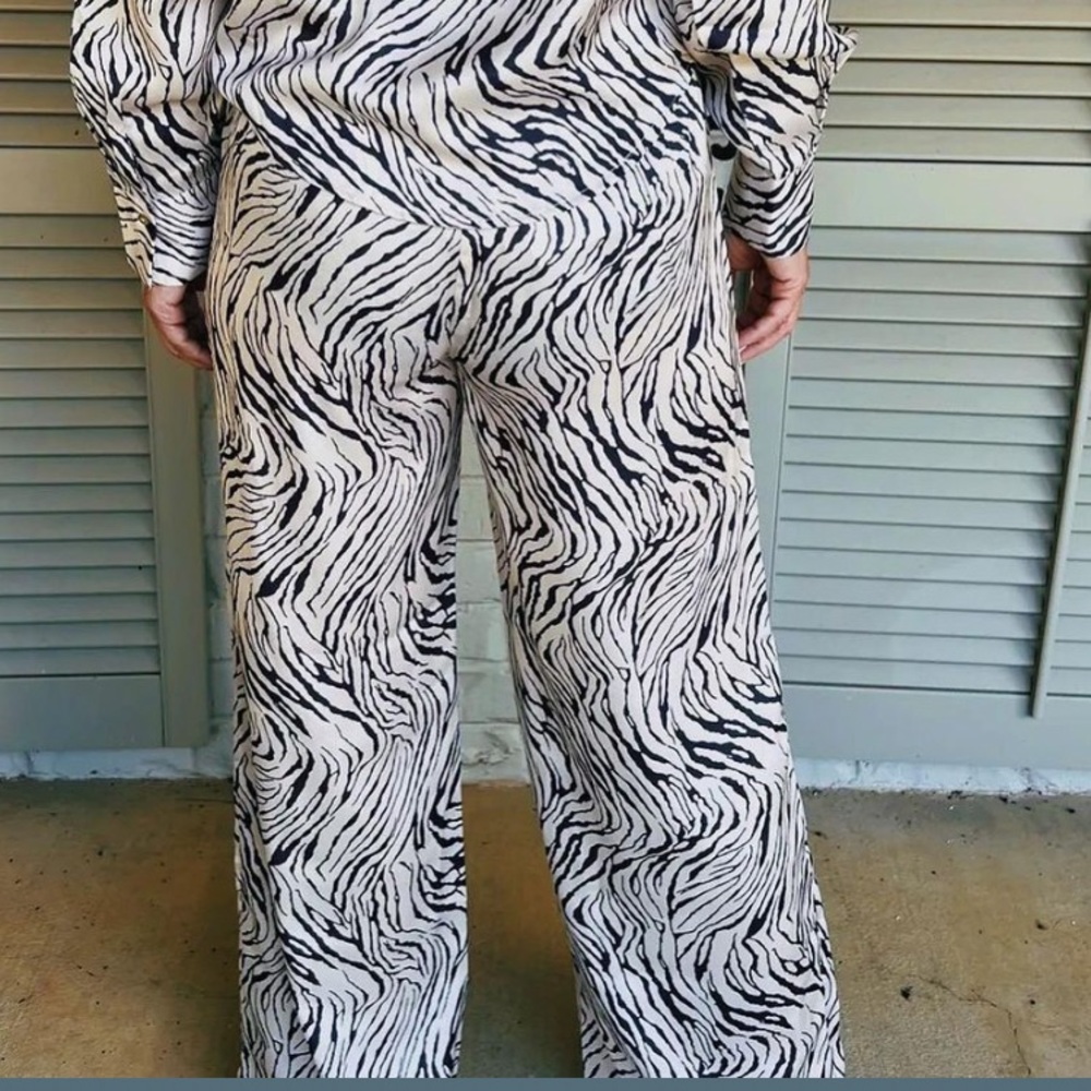 Zebra pants - Picture 2 of 3